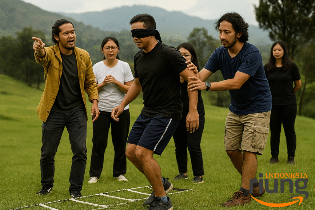 Peserta outbound mengikuti permainan koordinasi di area outdoor hotel