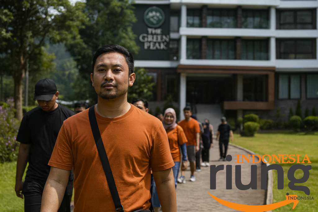 Momen transisi kegiatan outing ketika peserta berpindah area sambil tetap berinteraksi santai.