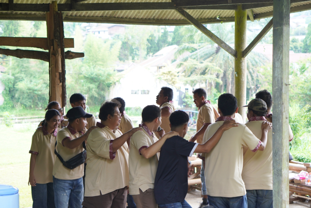 Outing perusahaan di The Green Peak