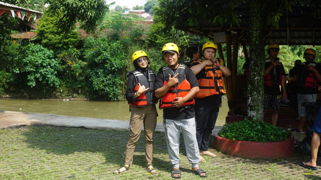 Tips keselamatan Rafting Cisadane