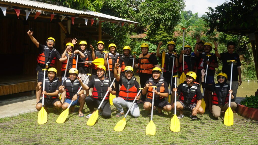 Corporate Rafting Experience di Sungai Citarik Sukabumi