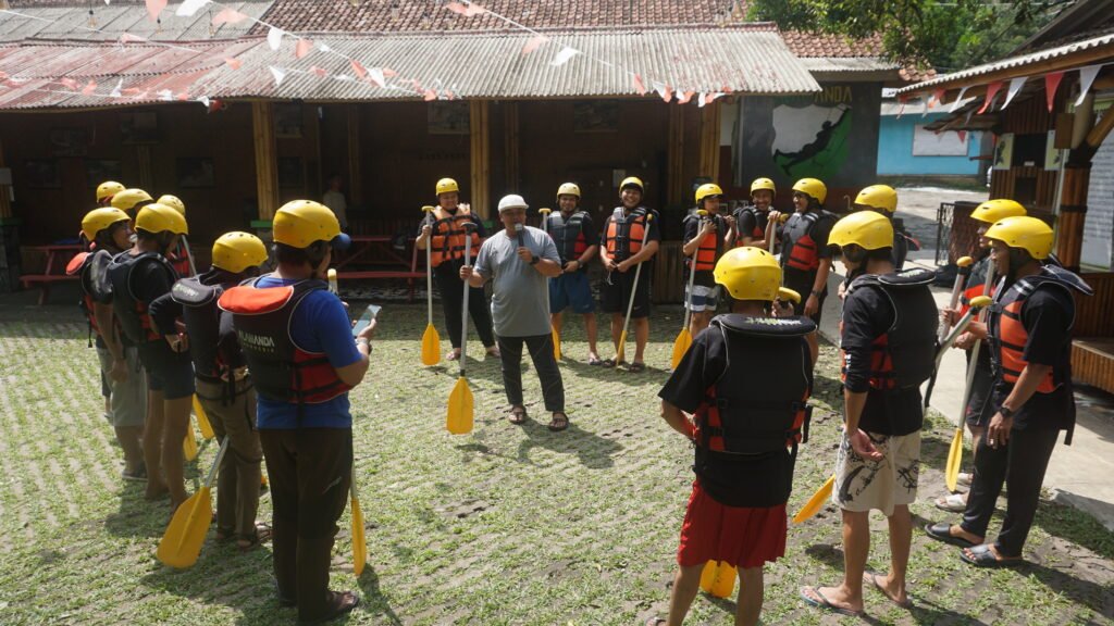 Panduan lengkap Rafting di Sungai Cisadane Bogor