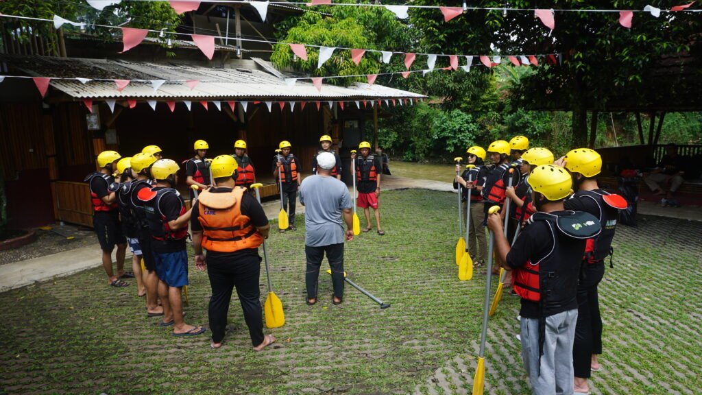 Outing dan Gathering seru di Rafting Sungai Citarik Sukabumi