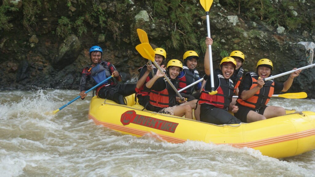 Petualangan Rafting Sungai Citatih Sukabumi