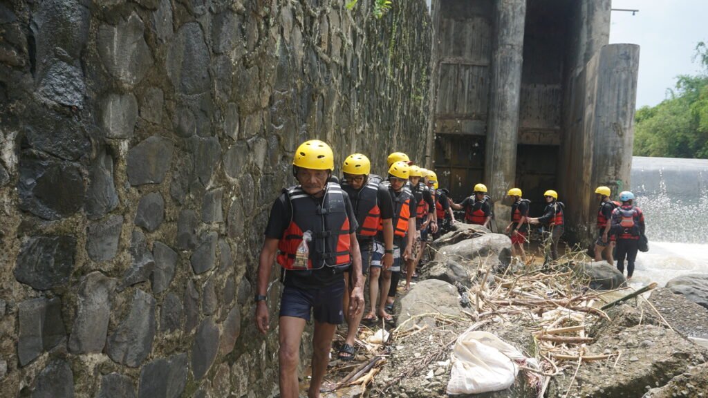 Panduan lengkap Arung Jeram Cisadane untuk Gathering, Outing dan Outbound