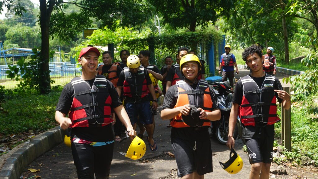 Itinerary Satu Hari Rafting Cisadane Bogor dari Jakarta