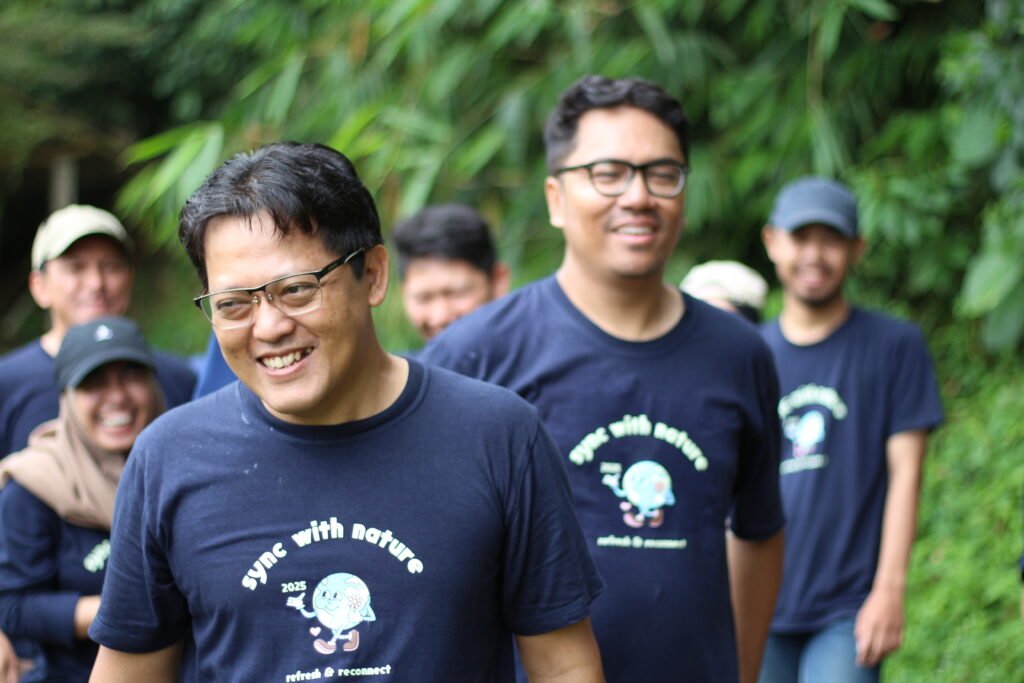 Momen kebersamaan tim saat gathering di Padi Resort Pancawati yang hangat dan akrab