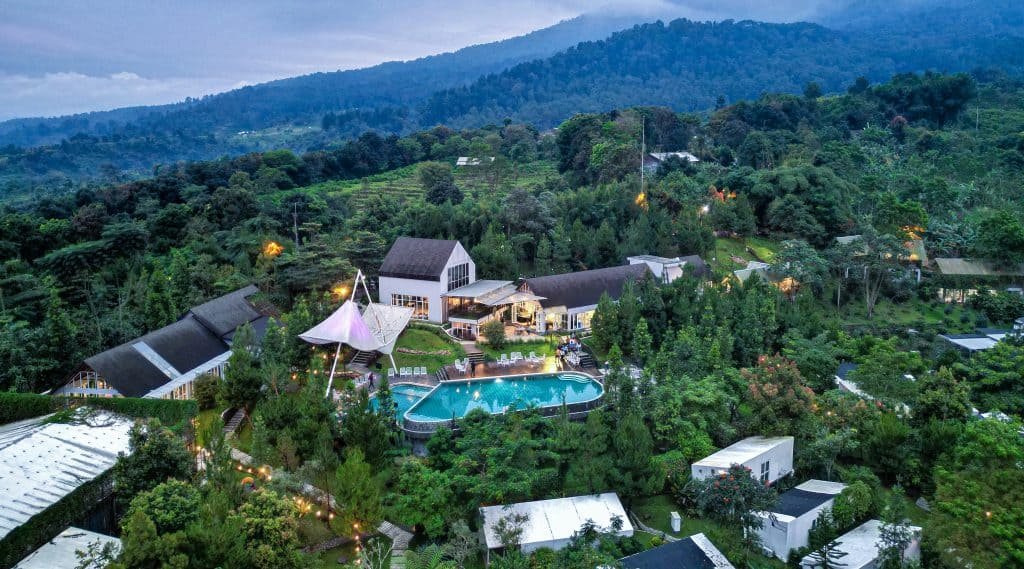 Paket gathering perusahaan di Leuweung Geledegan Ecolodge Bogor.