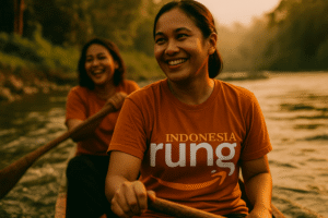 Dokumentasi kebersamaan dalam Paket Rafting Cisadane Bogor gathering outing yang penuh keceriaan.