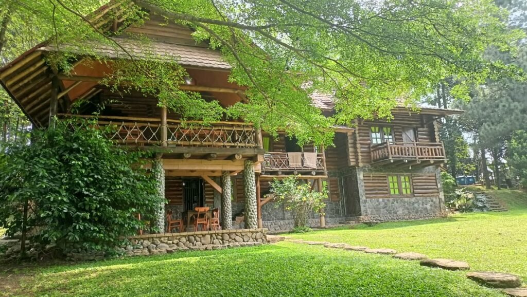 Akomodasi Villa kayu Talaga Cikeas