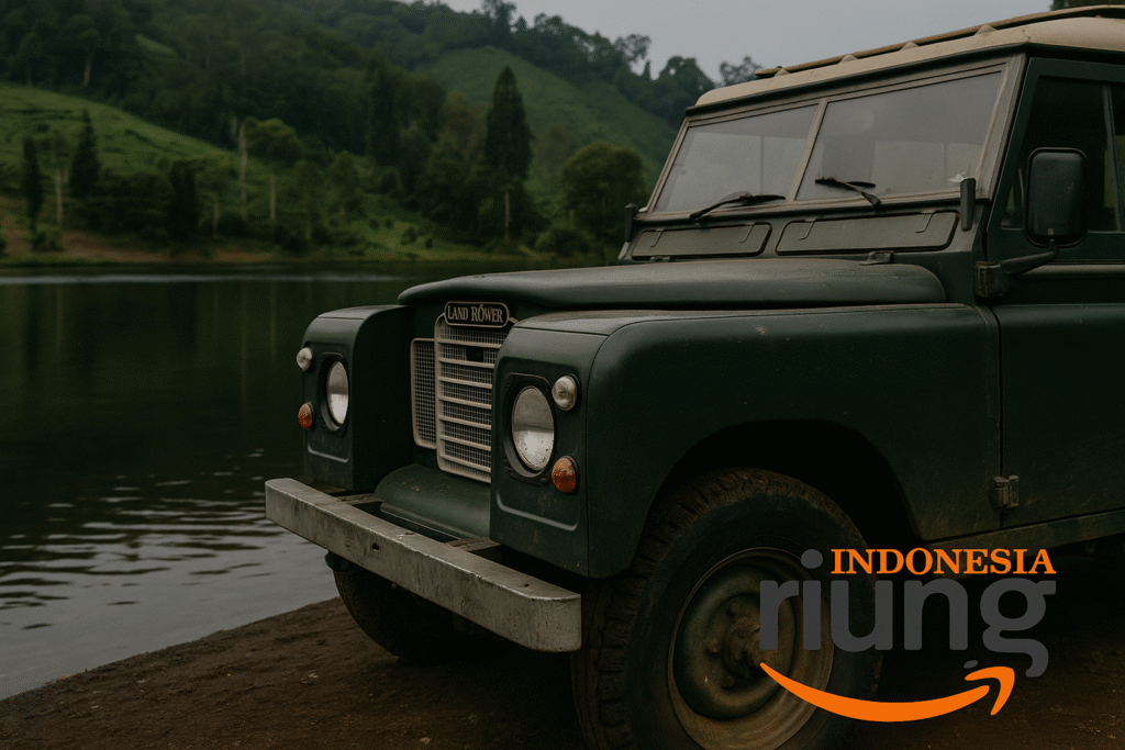 Jeep Land Rover membawa keluarga menuju Telaga Saat