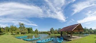 "Danau buatan Talaga Cikeas untuk kano dan sampan"