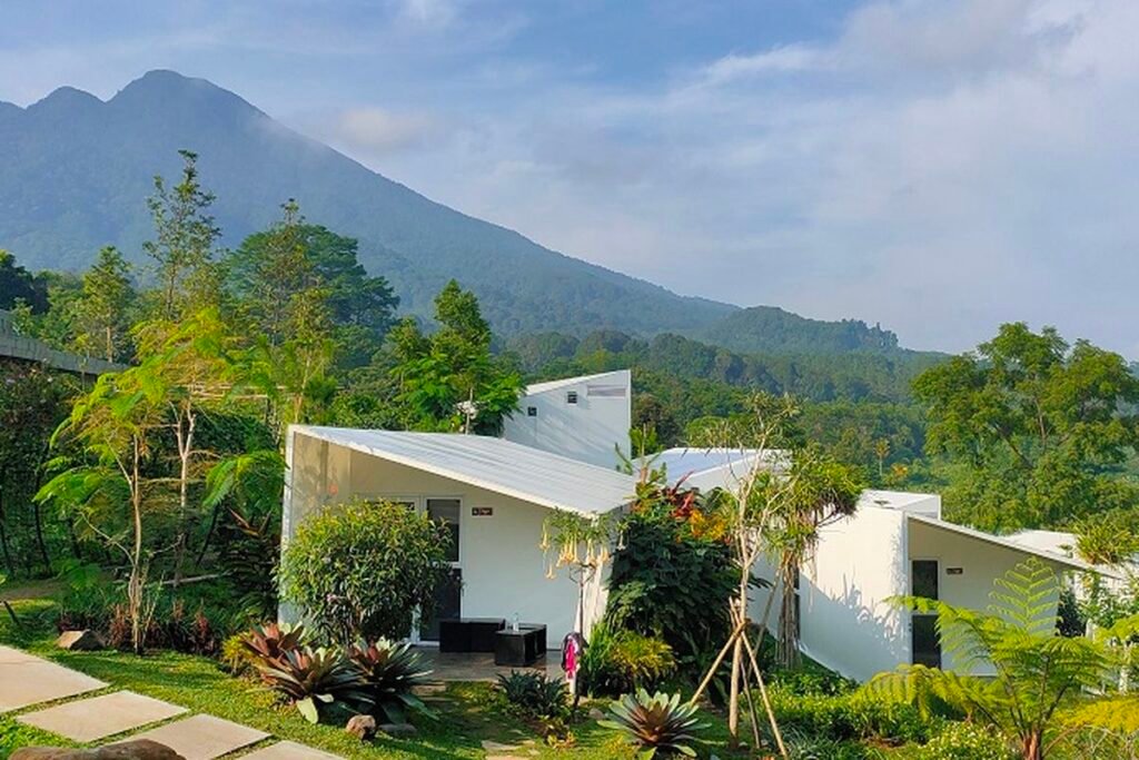 Glamping dengan pemandangan pegunungan di leuweung geledegan ecolodge