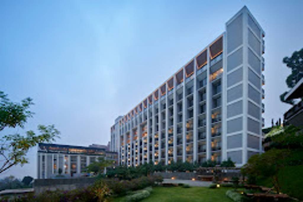 grand-aston-puncak