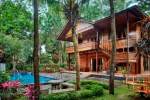 Jambuluwuk Puncak Resort Bogor