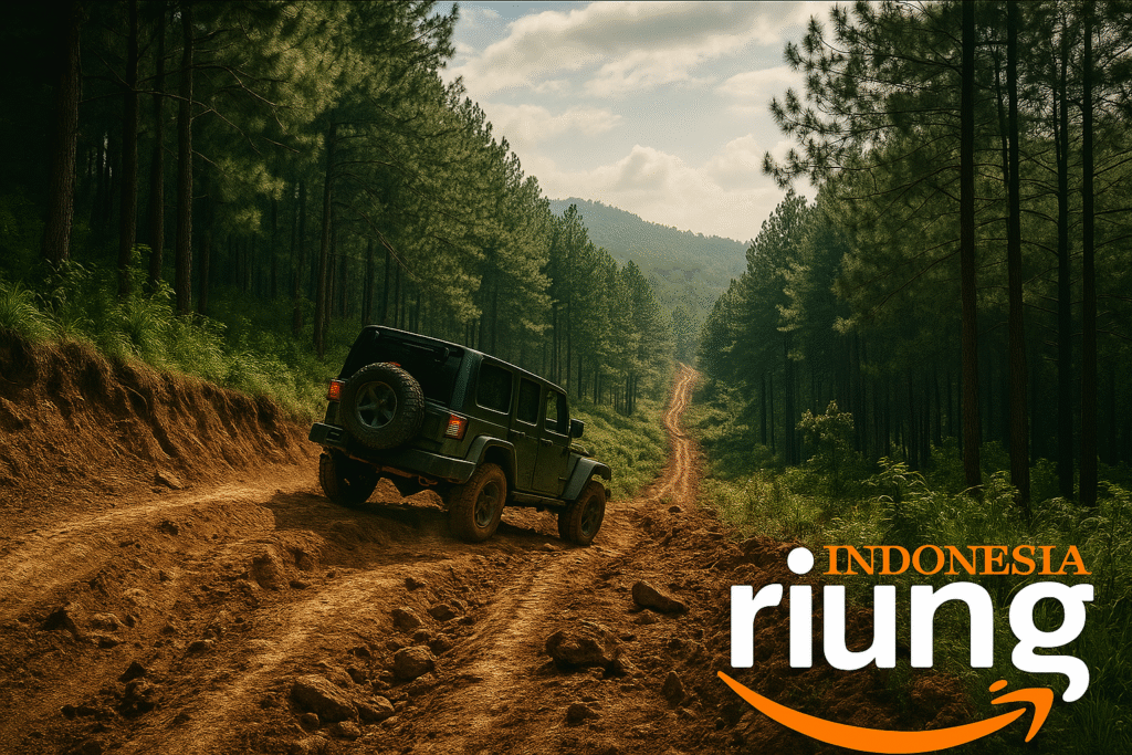 Jeep menanjak jalur tanah Puncak Bogor