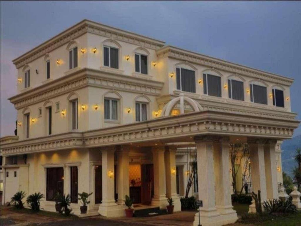 Review Rizen Premiere Hotel Puncak