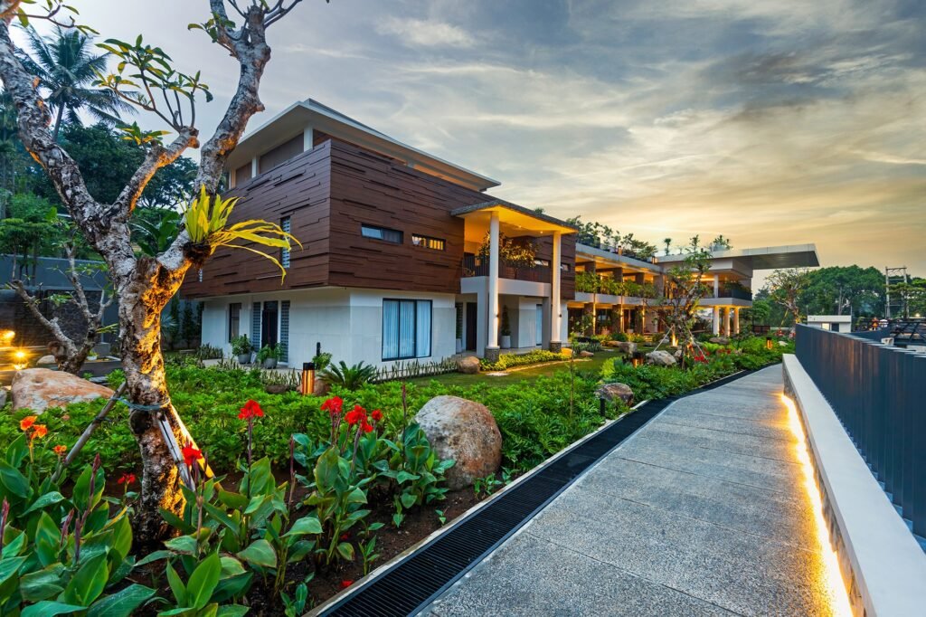 Pemandangan alam di area Teras Bhumi Puncak